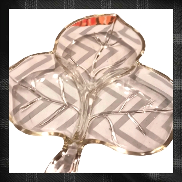 Clear Glass Decorative Leaf Dish - Picture 2 of 6